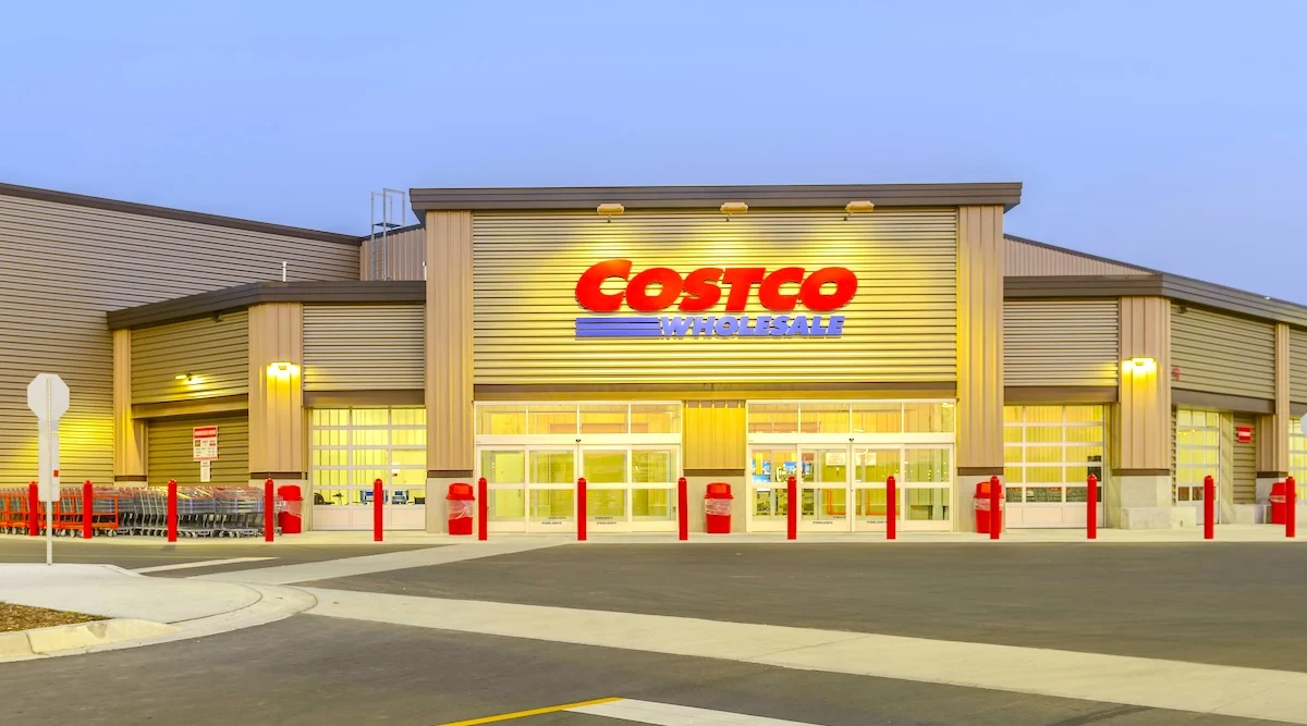 The Motor Oil Squeeze: How Geopolitical Conflict and Supply Chain Realities are Driving Up the Total Cost of ICE Ownership