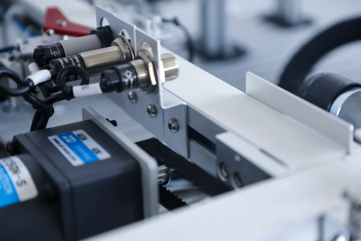 Edge Computing Redefines Industrial Automation: From Centralized IPCs to Decentralized Drive Intelligence and Smart Sensors