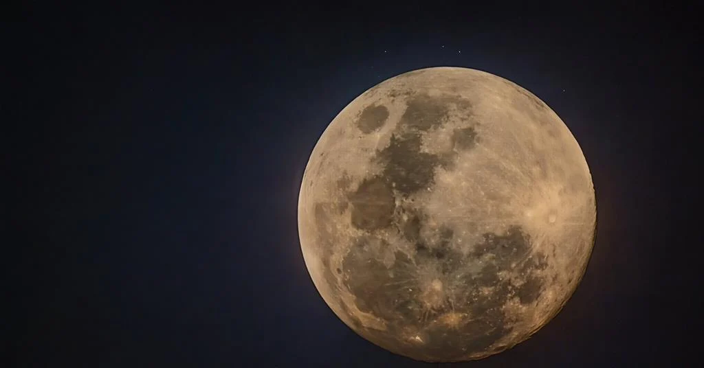 Lunar Mysteries Unlocked: The Discovery of Gamma Iron in Chang’e-6 Samples