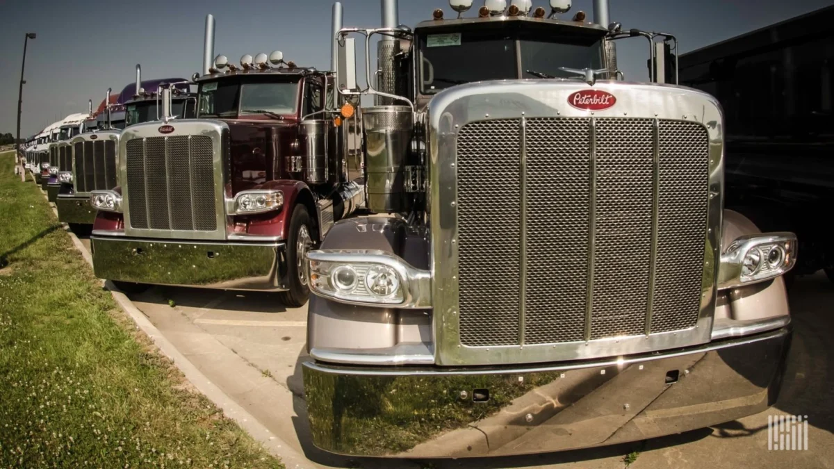 North American Class 8 Truck Orders Rise in September as Fleets Pivot Toward 2027 Models Amid Regulatory Uncertainty