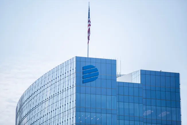 Regulatory Showdown: Utilities Must Surrender Controversial Florida "Robo" Memo in Landmark Dominion-NextEra Merger Review