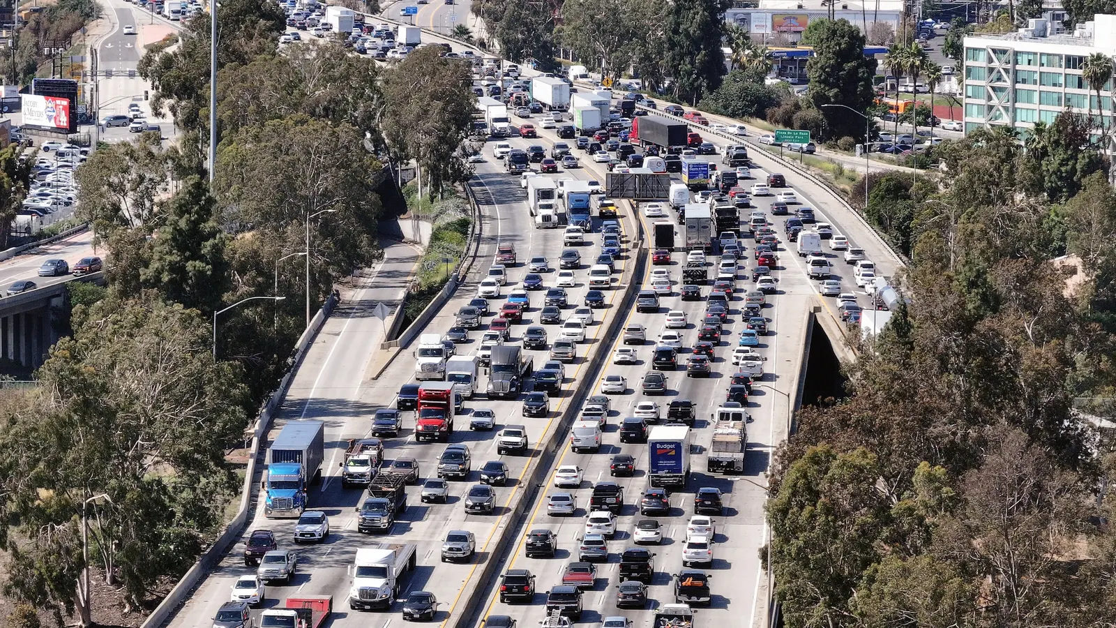 The Hidden Price of the Commute: How Return-to-Office Mandates Created a Cost-of-Living Crisis for Modern Professionals